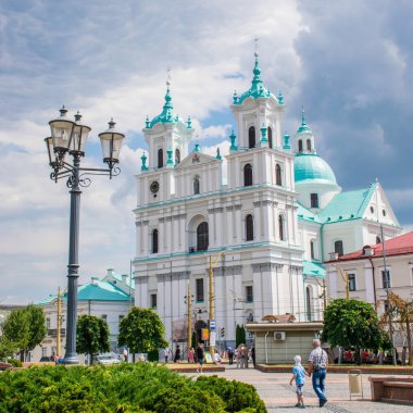 Grodno, Beyaz Rusya - Haziran 2018: Famous Landmark Is St. Francis Xavier Katedrali Sunny Yaz Günü Hrodna'da
