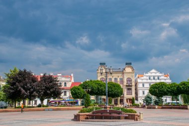 Grodno, Beyaz Rusya - Haziran 2018: Avrupa'nın en çok şehir olan Belarus'un merkezi sokakları ve tarihi evleri