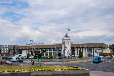 Grodno, Beyaz Rusya - Haziran 2018: Avrupa'nın en çok şehir olan Belarus'un merkezi sokakları ve tarihi evleri