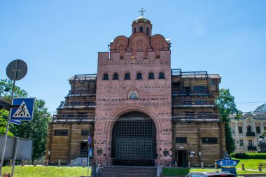 Ukrayna 'nın Kiev şehrinden gündüz geçiyor. 