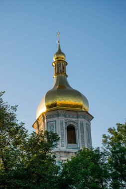 Ukrayna 'nın Kiev şehrinden gündüz geçiyor. 