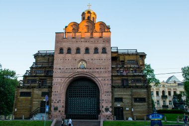 Ukrayna 'nın Kiev şehrinden gündüz geçiyor. 