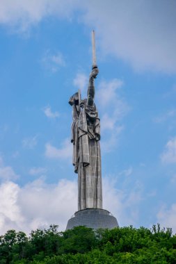Ukrayna 'nın Kiev şehrinden gündüz geçiyor. 