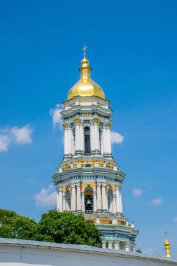 Ukrayna 'nın Kiev şehrinden gündüz geçiyor. 