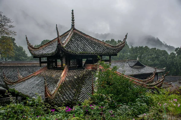 中国四川艾眉山传统建筑 — 图库照片