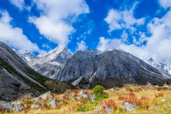 Viaggiando Verso Montagna Kampo Nenang Nel Tibet Orientale Sichuan Cina — Foto Stock