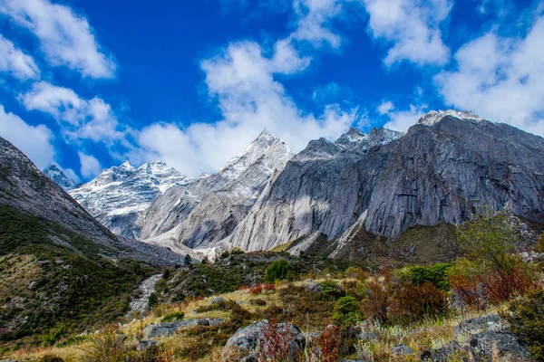 Viaggiando Verso Montagna Kampo Nenang Nel Tibet Orientale Sichuan Cina — Foto Stock