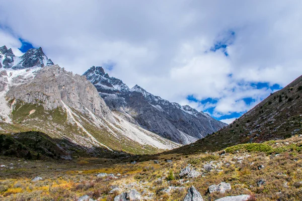 Viajar Montaña Kampo Nenang Tibet Oriental Sichuan China — Foto de Stock