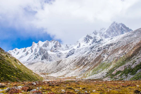 Viaggiando Verso Montagna Kampo Nenang Nel Tibet Orientale Sichuan Cina — Foto Stock