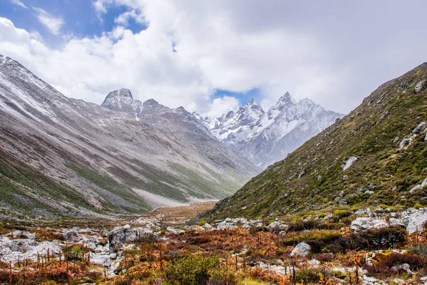 Viaggiando Verso Montagna Kampo Nenang Nel Tibet Orientale Sichuan Cina — Foto Stock