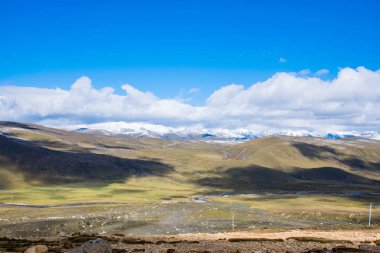 Doğu Tibet, Sichuan, Çin 'deki Kampo Nenang dağına gidiyor.