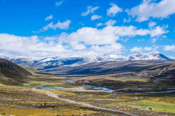 Viaggiando Verso Montagna Kampo Nenang Nel Tibet Orientale Sichuan Cina — Foto Stock