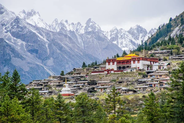 Viaggiando Verso Montagna Kampo Nenang Nel Tibet Orientale Sichuan Cina — Foto Stock