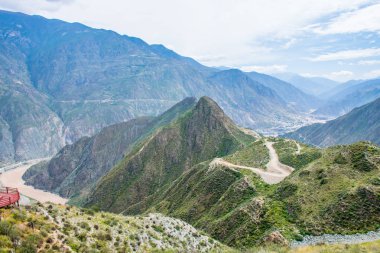 Doğu Tibet 'teki Kawa Karpo Dağı manzarası, Yunnan, Çin