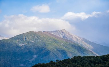 Doğu Tibet 'teki Kawa Karpo Dağı manzarası, Yunnan, Çin