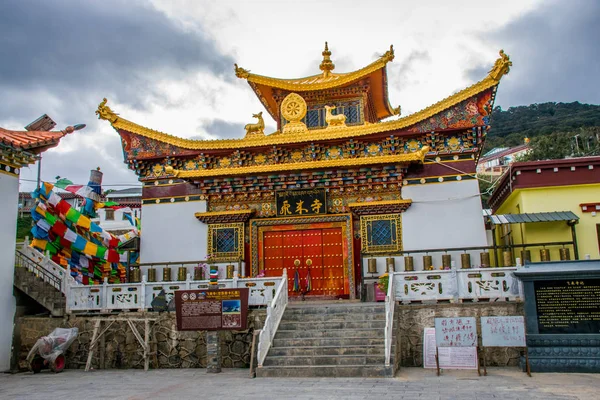 東チベット 雲南省 中国の川カルポ山への旅行 — ストック写真