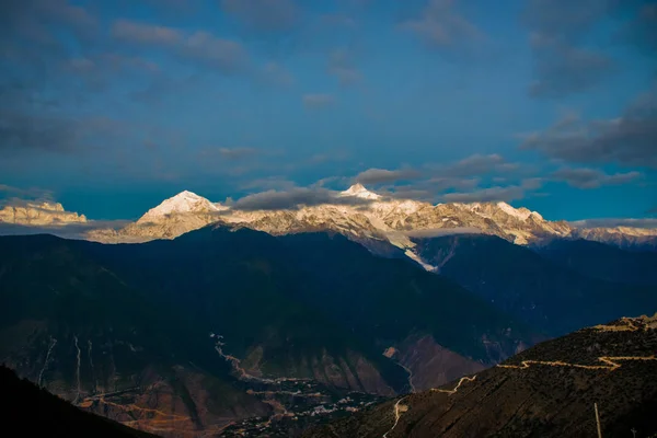 Vista Montaña Kawa Karpo Tíbet Oriental Yunnan China —  Fotos de Stock