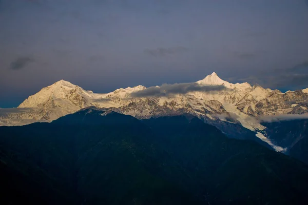 Vista Della Montagna Kawa Karpo Nel Tibet Orientale Yunnan Cina — Foto Stock