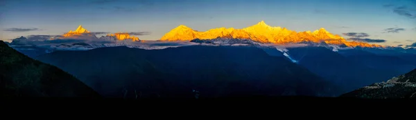 Vista Della Montagna Kawa Karpo Nel Tibet Orientale Yunnan Cina — Foto Stock