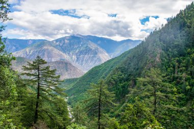 Doğu Tibet 'teki Kawa Karpo Dağı manzarası, Yunnan, Çin