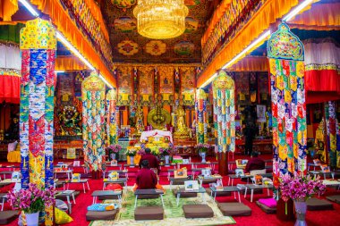 Lijiang bölgesindeki tapınağın içinde, Yunnan, Çin