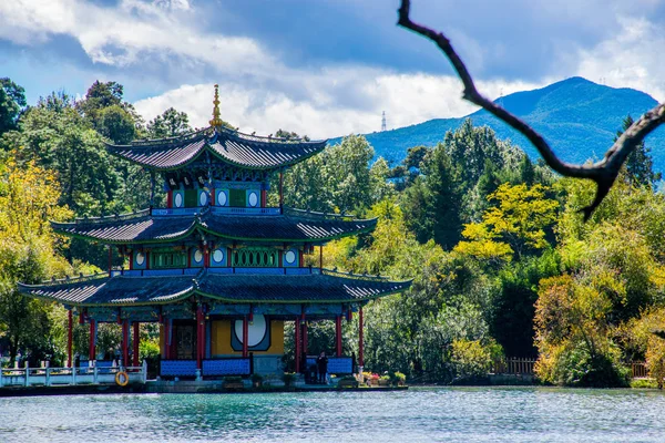 Hagyományos Építészet Természet Lijiang Prefektúra Yunnan Kína — Stock Fotó