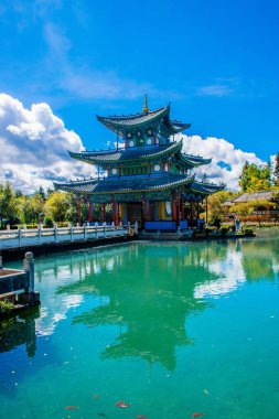 Lijiang bölgesinin geleneksel mimarisi ve doğası, Yunnan, Çin