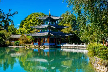 Lijiang bölgesinin geleneksel mimarisi ve doğası, Yunnan, Çin