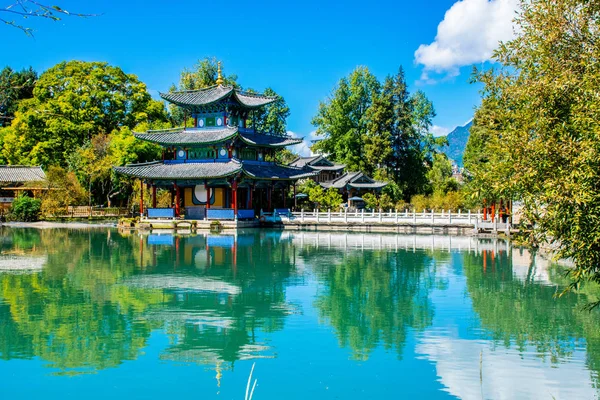 Hagyományos Építészet Természet Lijiang Prefektúra Yunnan Kína — Stock Fotó