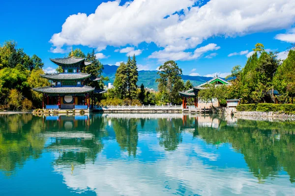 Lijiang bölgesinin geleneksel mimarisi ve doğası, Yunnan, Çin