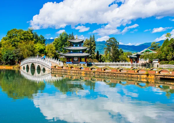 Hagyományos Építészet Természet Lijiang Prefektúra Yunnan Kína — Stock Fotó