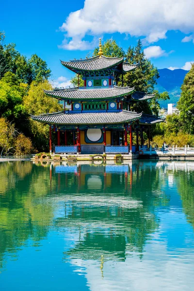 Lijiang bölgesinin geleneksel mimarisi ve doğası, Yunnan, Çin