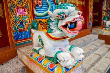 Litang 'daki tapınağın içinde, Doğu Tibet, Sichuan, Çin