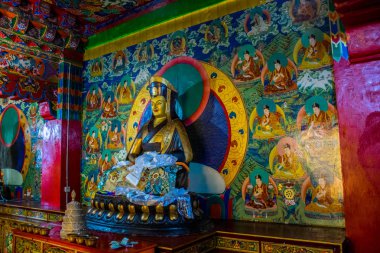 Litang 'daki tapınağın içinde, Doğu Tibet, Sichuan, Çin