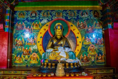 Litang 'daki tapınağın içinde, Doğu Tibet, Sichuan, Çin