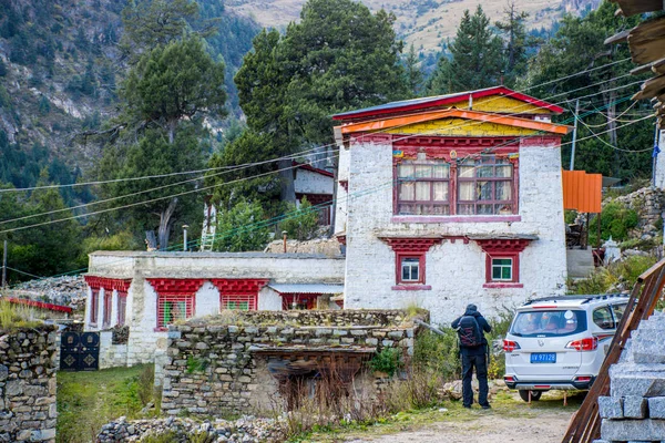 Tibetaans Dorp Met Traditionele Stenen Huizen Rond Drug Dje Tibetaans — Stockfoto