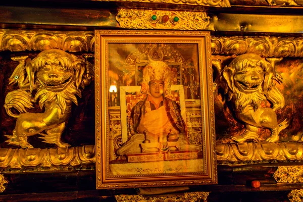 Palyul Sichuan China Maio 2016 Estátua Ouro Guru Rinpoche Mosteiro — Fotografia de Stock