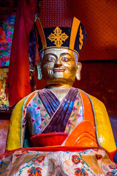 Palyul Sichuan China Květen 2016 Zlatá Socha Guru Rinpočche Palyulu — Stock fotografie