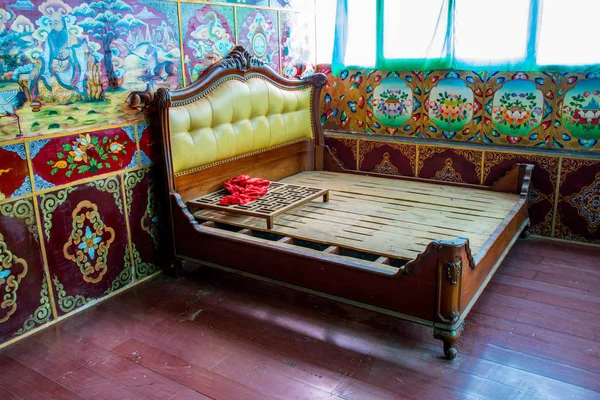 Παλιό Ξύλινο Κρεβάτι Στο Σπίτι Pangphug Sichuan Κίνα — Φωτογραφία Αρχείου