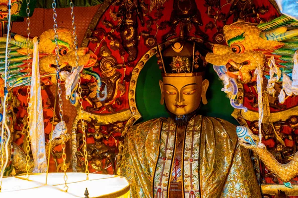 Palyul Sichuan Chiny Maj 2016 Złota Statua Guru Rinpocze Palyul — Zdjęcie stockowe