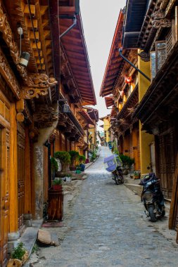 Şangri-La İlçesi 'nden geçen Yunnan 