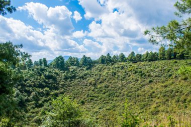 Tengchong ilçesinin gündüz manzarası, Yunnan.  