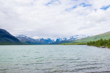 Gündüz Kebnekaise Dağı manzarası, İsveç 