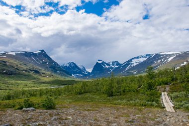 Gündüz Kebnekaise Dağı manzarası, İsveç 