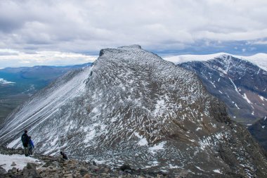 Gündüz Kebnekaise Dağı manzarası, İsveç 