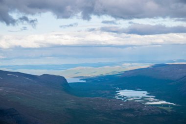 Gündüz Kebnekaise Dağı manzarası, İsveç 