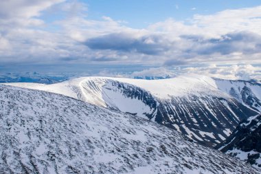 Gündüz Kebnekaise Dağı manzarası, İsveç 