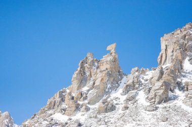Kutsal Kailash Dağı çevresinde ritüel kora (yatra) sırasında inanılmaz manzarası. Batı Tibet'te Ngari sahne. Buda öğrencileri için kutsal bir yer. Namaz, sakinlik, hac ve meditasyon yeri