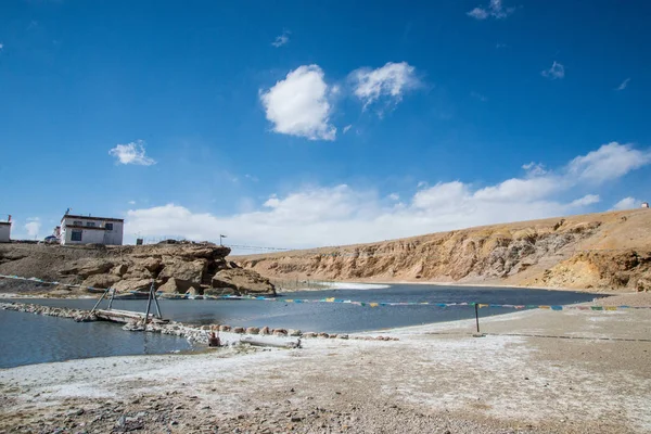Площадь Вокруг Священного Озера Манасаровар Священных Горах Тибета Голубым Небом — стоковое фото