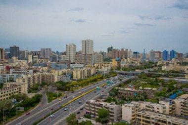 Urumçi - Sincan, Çin - Mayıs 2019: Xuar'daki Urumçi şehrinin havadan görünümü